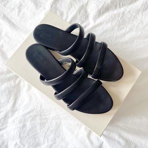 Aeyde: Chrissy sandal in black